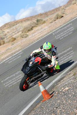 media/Feb-05-2023-Classic Track Day (Sun) [[c35aca4a42]]/Group 1/session 3 turn 13/
